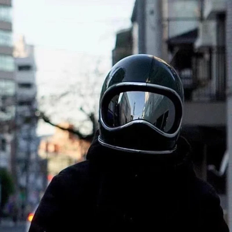 Kask motocyklowy z włókna szkl – Motorcycle Gear Japan recenzja i cena