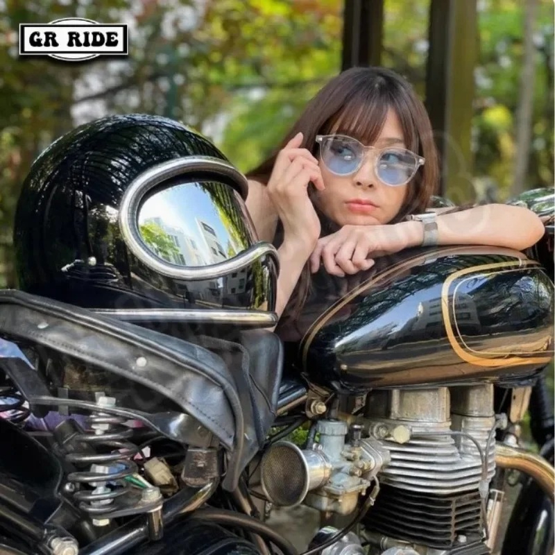 Kask motocyklowy HOT z włókna  – Motorcycle Gear Japan recenzja i cena