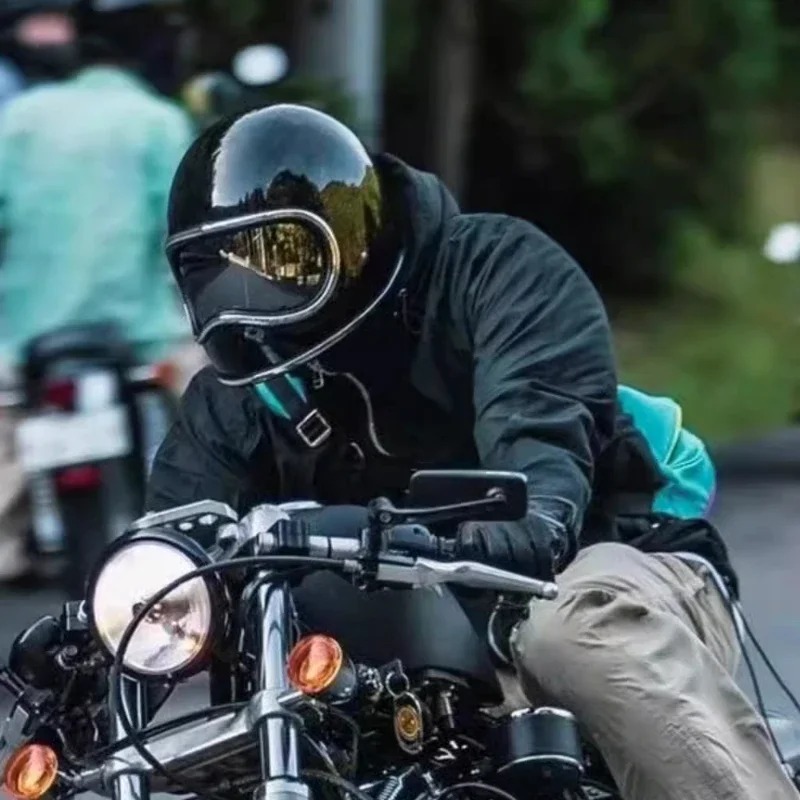 Kask motocyklowy HOT z włókna  – Motorcycle Gear Japan recenzja i cena